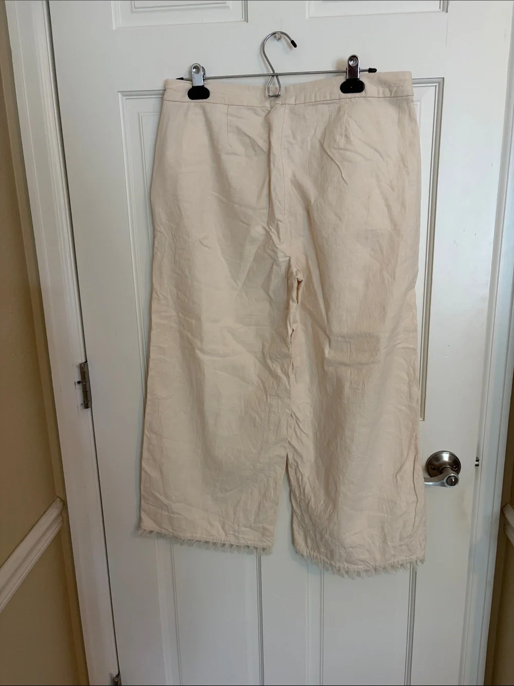 Banana Republic Wide Leg Pants in Light Cream